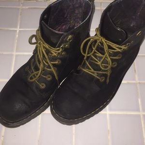 Luana Dr. Martens
